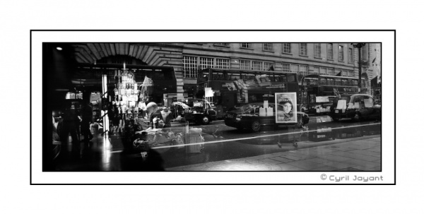 Oxford circus Panorama copy.jpg Oxford circus Panorama copy.jpg