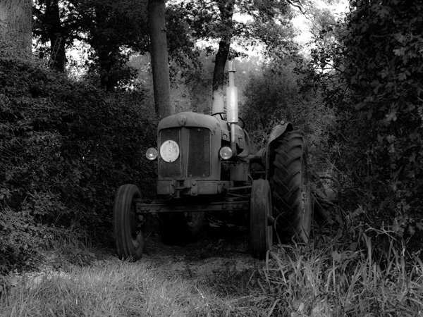 Tractor BW 1.jpg